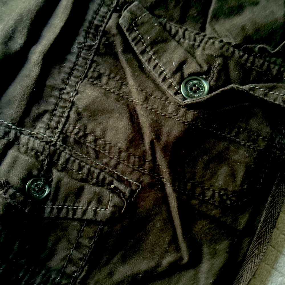 Cargo short with strings and pockets